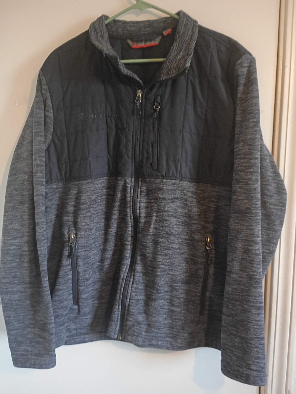 Free Country Men's Gray and Black Quilted Puffer Jacket